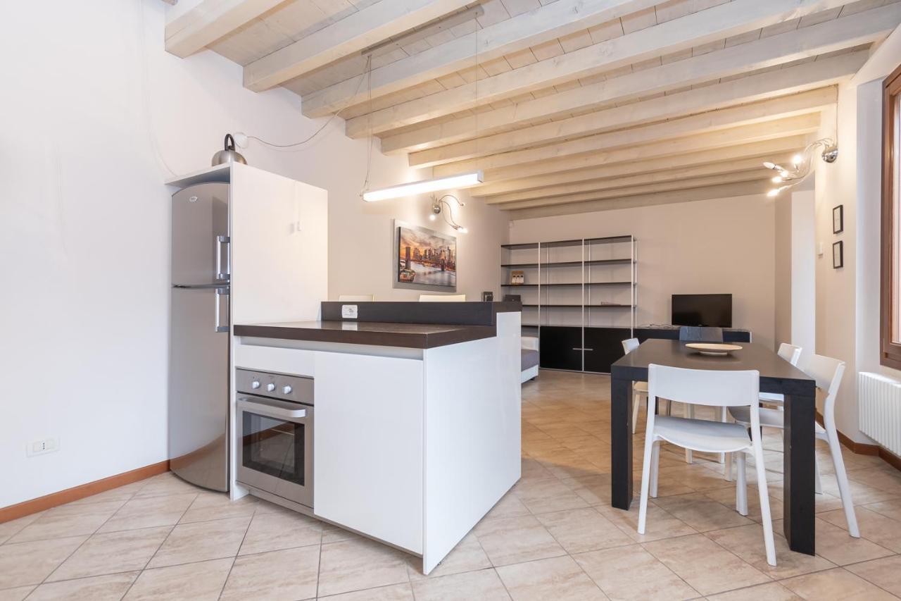 Trilocale Rua Sovera 85 - F&L Aparment Brescia Exterior photo